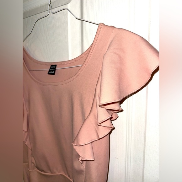 Peachy Pink Medium SHEIN Ruffle Capped Sleeve Bodysuit - Picture 4 of 5